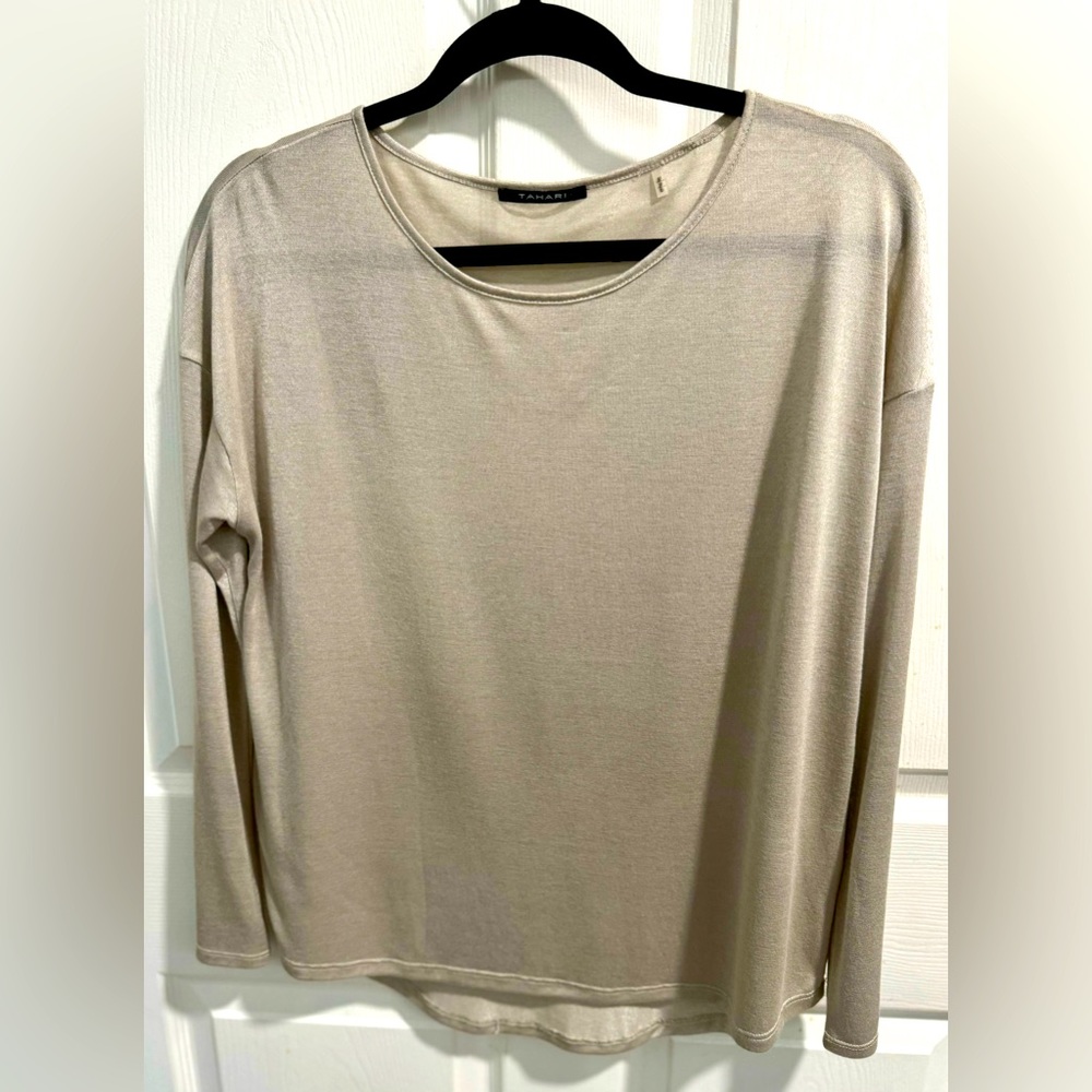 Tahari Tobie Modal Metallic Beige Knit Long Sleeve Top Super comfortable Size M.